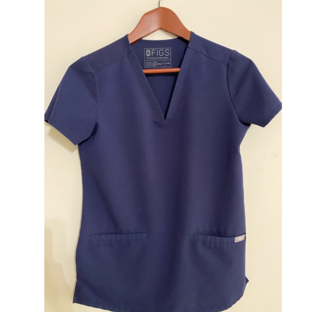 Used Figs Navy Casma 3 Pocket scrub top Size XXS